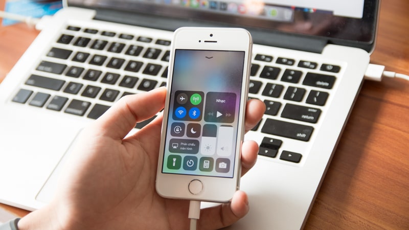 iPhone 5 hàng mới 100% với lời giới thiệu gồm nhiều loại, đủ 12 tháng bảo hành và trôi bảo hành.