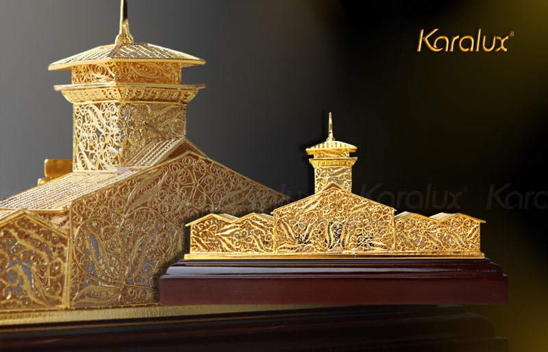 Mô hình chợ Bến Thành mạ vàng bởi Karalux 9