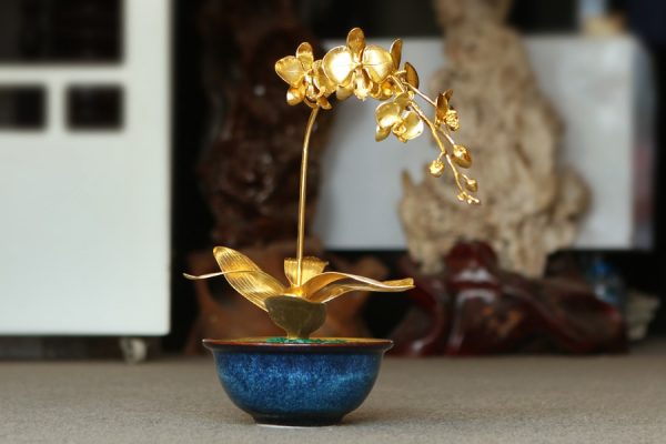 Hoa phong lan tai lộc mạ vàng