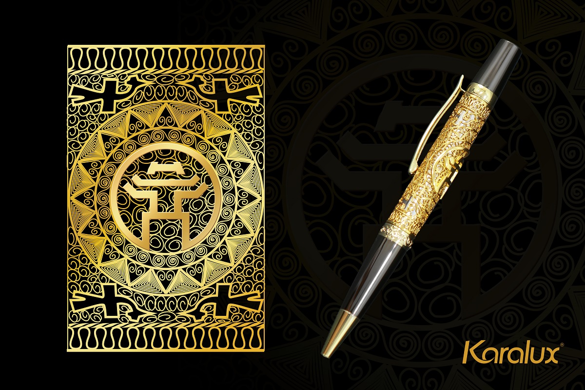 Bút ký mạ vàng hoa văn Khuê Văn Các được chế tác từ sợi bạc, mạ vàng 24k bởi nghệ nhân kim hoàn Karalux