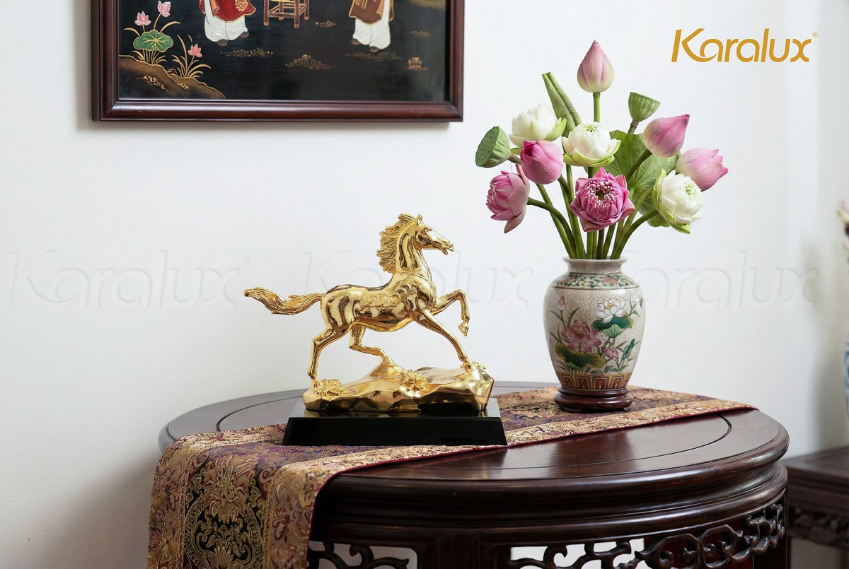 Tượng ngựa Bảo Mã mạ vàng 7 Tượng ngựa Bảo Mã mạ vàng 6