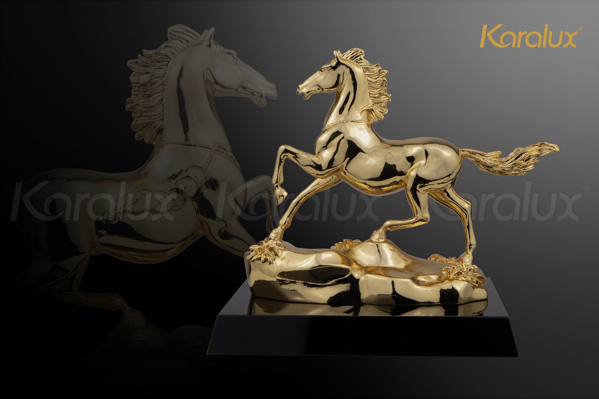 Tượng ngựa Bảo Mã mạ vàng 14 Tượng ngựa Bảo mã mạ vàng 24K
