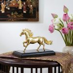 Tượng ngựa Thiên Lý Mã mạ vàng 10 Tượng ngựa Thiên Lý Mã mạ vàng 9